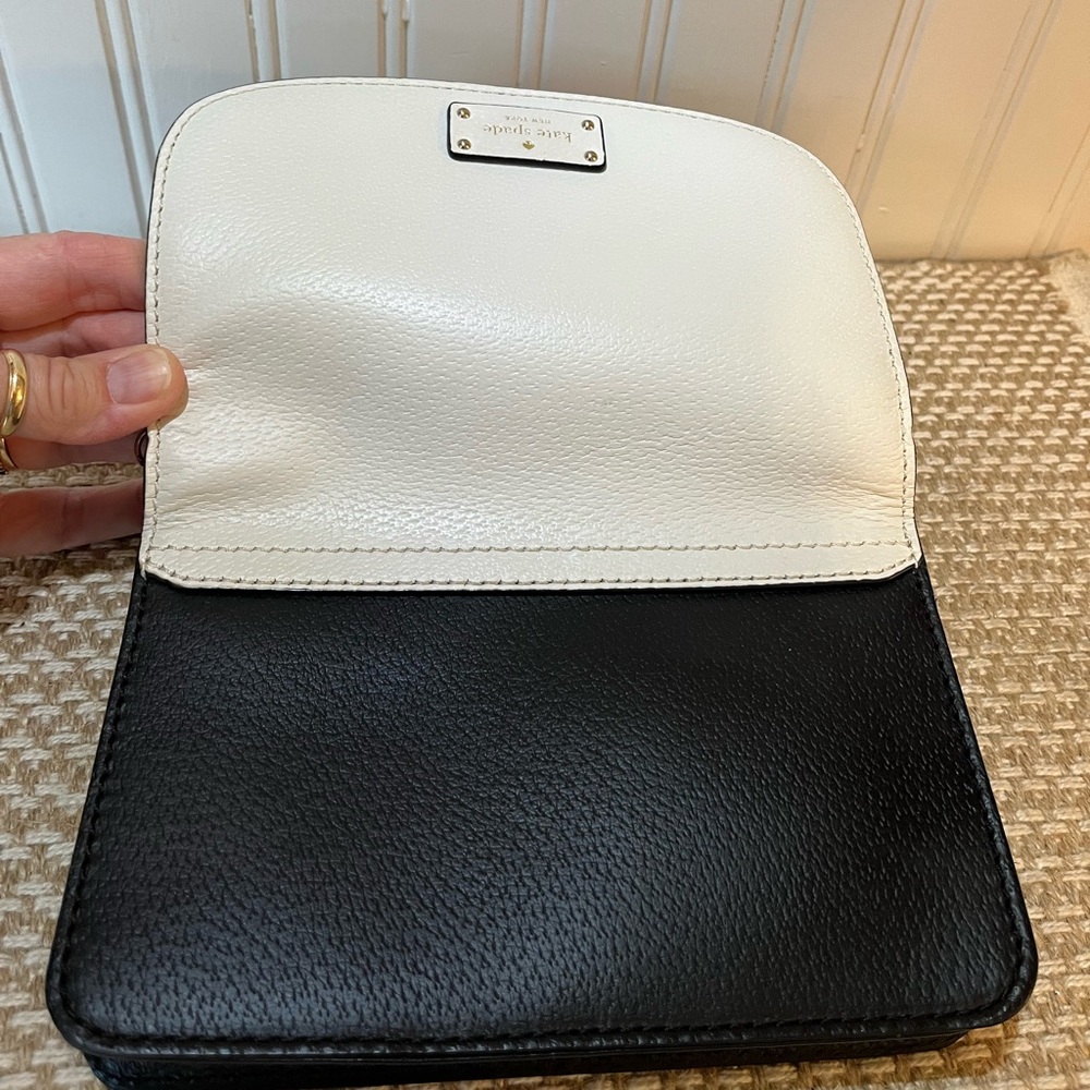 Kate Spade Crossbody - Picture 2 of 10